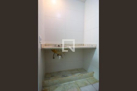 Apartamento à venda com 80m², 2 quartos e 1 vaga Apartamento à venda com 80m², 2 quartos e 1 vagaBanheiro Social