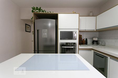 Casa à venda com 214m², 4 quartos e 6 vagas Casa à venda com 214m², 4 quartos e 6 vagasCozinha - Cooktop