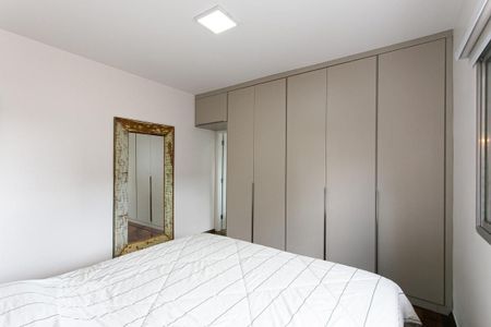 Casa à venda com 214m², 4 quartos e 6 vagas Casa à venda com 214m², 4 quartos e 6 vagasSuíte