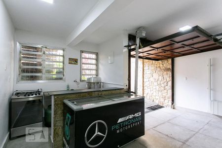 Casa à venda com 214m², 4 quartos e 6 vagas Casa à venda com 214m², 4 quartos e 6 vagasGaragem