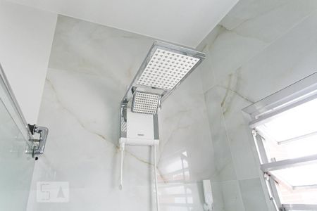 Casa à venda com 214m², 4 quartos e 6 vagas Casa à venda com 214m², 4 quartos e 6 vagasBanheiro Social - Chuveiro