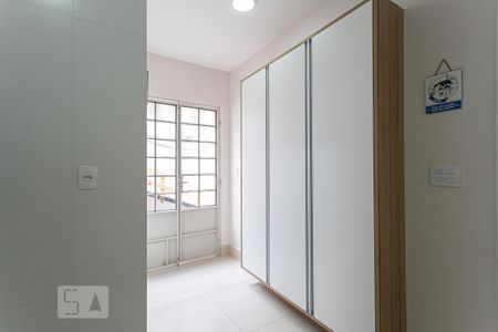 Casa à venda com 214m², 4 quartos e 6 vagas Casa à venda com 214m², 4 quartos e 6 vagasÁrea de Serviço