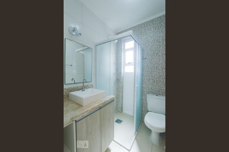 BANHEIRO  de apartamento à venda com 1 quarto, 50m² em Floresta, Porto Alegre