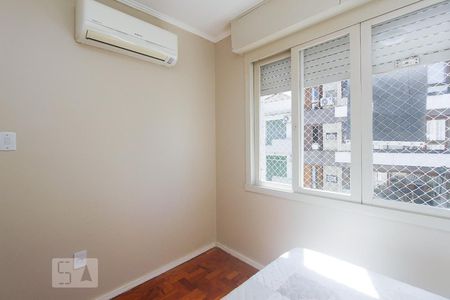 QUARTO de apartamento à venda com 1 quarto, 50m² em Floresta, Porto Alegre