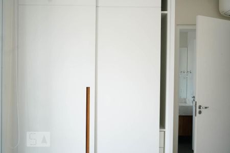 Apartamento à venda com 157m², 3 quartos e 3 vagas Apartamento à venda com 157m², 3 quartos e 3 vagasSuíte 2