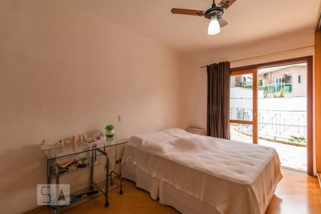 Casa de condomínio à venda com 385m², 4 quartos e 6 vagasSuíte 3