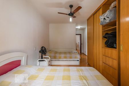 Casa de condomínio à venda com 385m², 4 quartos e 6 vagasSuíte 4