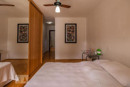 Casa de condomínio à venda com 385m², 4 quartos e 6 vagasSuíte 3