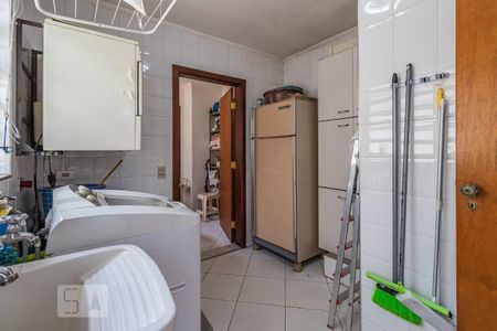 Casa de condomínio à venda com 385m², 4 quartos e 6 vagasÁrea de Serviço