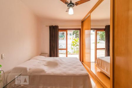 Casa de condomínio à venda com 385m², 4 quartos e 6 vagasSuíte 3