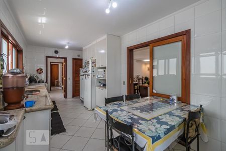 Casa de condomínio à venda com 385m², 4 quartos e 6 vagasCozinha