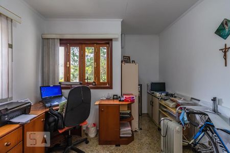 Casa de condomínio à venda com 385m², 4 quartos e 6 vagasEscritório