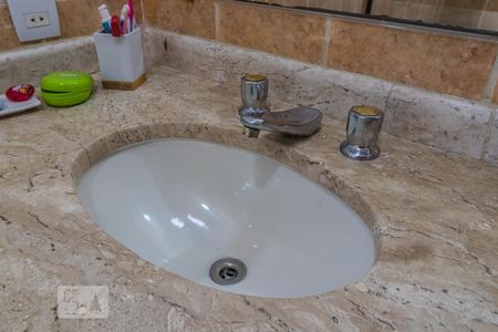 Casa de condomínio à venda com 385m², 4 quartos e 6 vagasBanheiro da Suíte 3