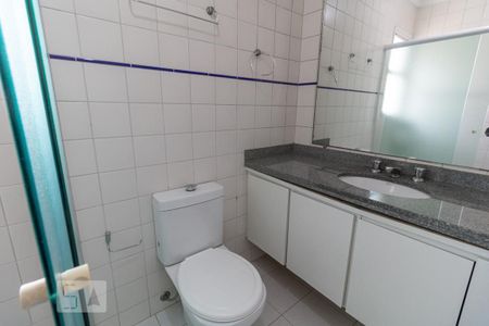 Casa de condomínio à venda com 220m², 4 quartos e 2 vagasBanheiro