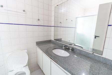 Casa de condomínio à venda com 220m², 4 quartos e 2 vagasBanheiro