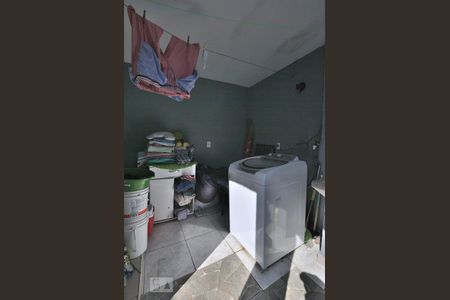 Casa à venda com 65m², 3 quartos e 1 vagaÁrea de serviço