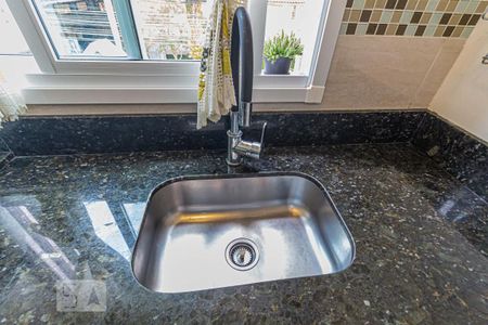 Casa à venda com 91m², 2 quartos e 2 vagas Casa à venda com 91m², 2 quartos e 2 vagasCozinha - Torneira