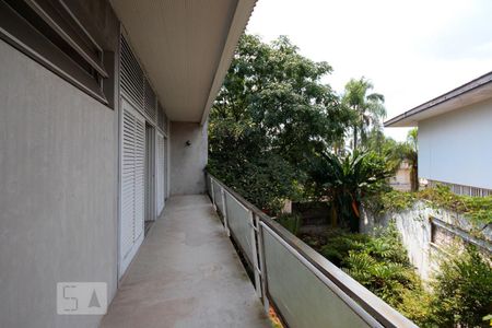 Casa à venda com 600m², 4 quartos e 8 vagasVaranda