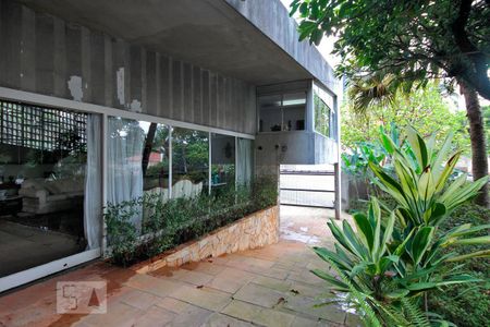 Casa à venda com 600m², 4 quartos e 8 vagasÁrea Externa