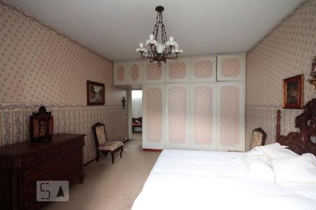 Casa à venda com 600m², 4 quartos e 8 vagasSuíte