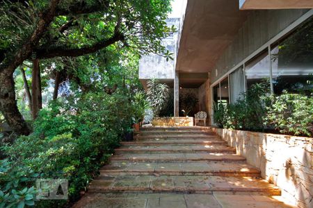 Casa à venda com 600m², 4 quartos e 8 vagasÁrea Externa