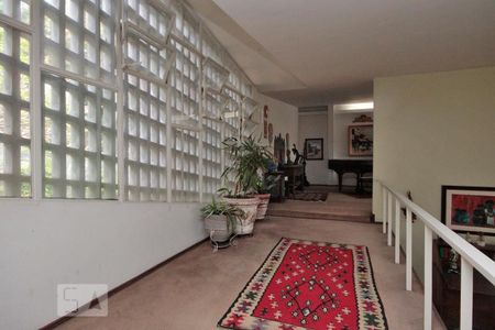 Casa à venda com 600m², 4 quartos e 8 vagasCorredor