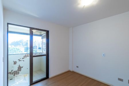 Suíte 1 de apartamento para alugar com 3 quartos, 230m² em Alto da Glória, Curitiba