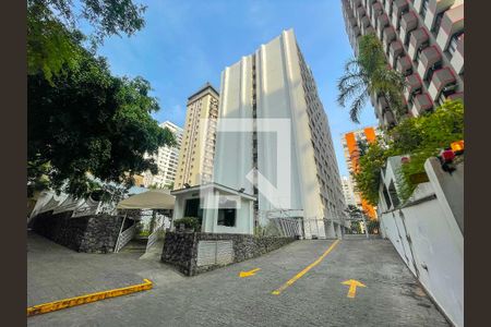 Apartamento à venda com 30m², 1 quarto e 1 vaga Apartamento à venda com 30m², 1 quarto e 1 vagaFachada