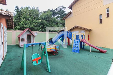 Casa de condomínio à venda com 122m², 3 quartos e 1 vagaÁrea comum