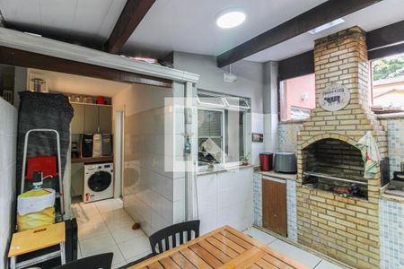 Casa de condomínio à venda com 122m², 3 quartos e 1 vagaÁrea de Serviço