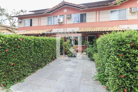 Casa de condomínio à venda com 122m², 3 quartos e 1 vagaFachada