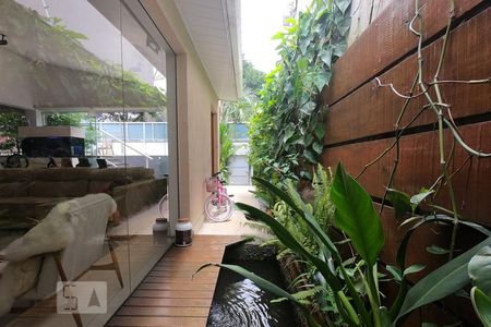 Casa para alugar com 430m², 5 quartos e 2 vagas Casa para alugar com 430m², 5 quartos e 2 vagasQuintal