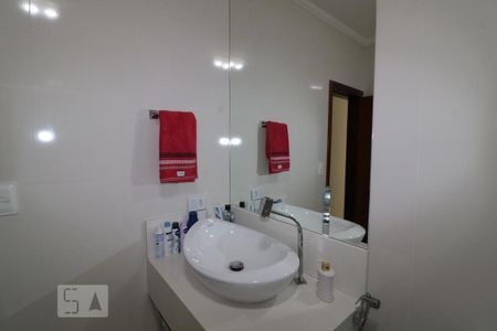 Casa à venda com 130m², 2 quartos e 1 vagaBanheiro