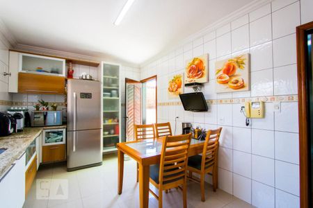 Casa à venda com 207m², 4 quartos e 4 vagasCozinha