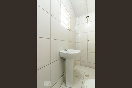 Banheiro de casa para alugar com 1 quarto, 50m² em Vila Carmosina, São Paulo