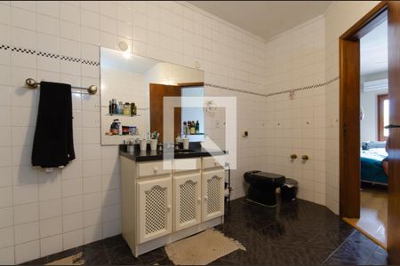 Casa à venda com 380m², 4 quartos e 3 vagas Casa à venda com 380m², 4 quartos e 3 vagasBanheiro da Suíte