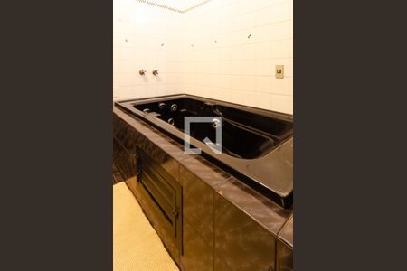 Casa à venda com 380m², 4 quartos e 3 vagas Casa à venda com 380m², 4 quartos e 3 vagasBanheiro da Suíte