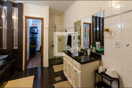 Casa à venda com 380m², 4 quartos e 3 vagas Casa à venda com 380m², 4 quartos e 3 vagasBanheiro da Suíte