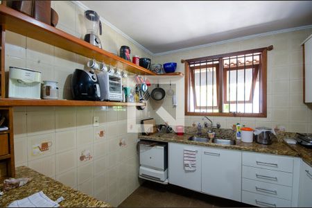 Casa à venda com 380m², 4 quartos e 3 vagas Casa à venda com 380m², 4 quartos e 3 vagasCozinha