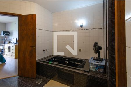 Casa à venda com 380m², 4 quartos e 3 vagas Casa à venda com 380m², 4 quartos e 3 vagasBanheiro da Suíte