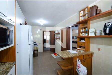 Casa à venda com 380m², 4 quartos e 3 vagas Casa à venda com 380m², 4 quartos e 3 vagasCozinha