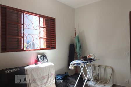 Casa à venda com 194m², 3 quartos e 3 vagasQuarto 1