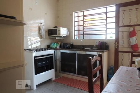 Casa à venda com 194m², 3 quartos e 3 vagasCozinha