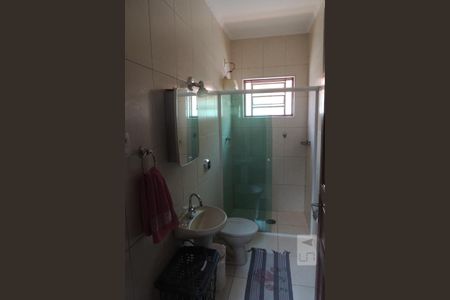 Casa à venda com 194m², 3 quartos e 3 vagasBanheiro da Suíte