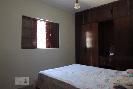 Casa à venda com 194m², 3 quartos e 3 vagasQuarto 2