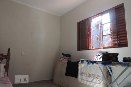 Casa à venda com 194m², 3 quartos e 3 vagasQuarto 1