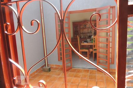 Casa à venda com 194m², 3 quartos e 3 vagasVista