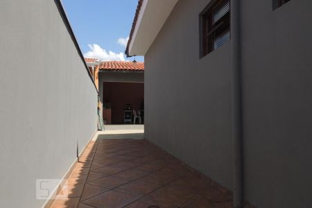 Casa à venda com 194m², 3 quartos e 3 vagasCorredor
