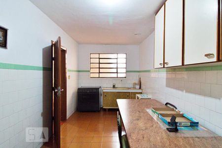 Casa à venda com 275m², 2 quartos e 3 vagasEdícula