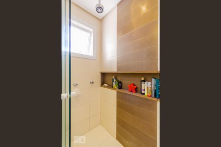 Casa para alugar com 420m², 4 quartos e 9 vagas Casa para alugar com 420m², 4 quartos e 9 vagasSuite